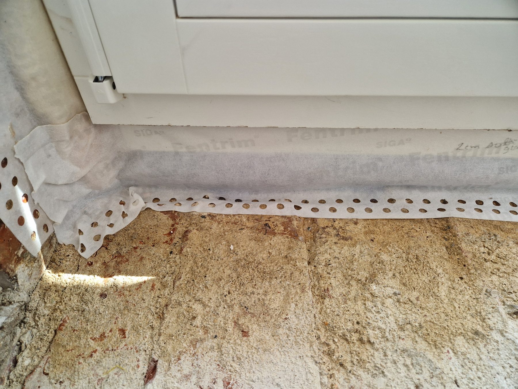 Luftdichter Anschluss am Fensterbankanschluss
